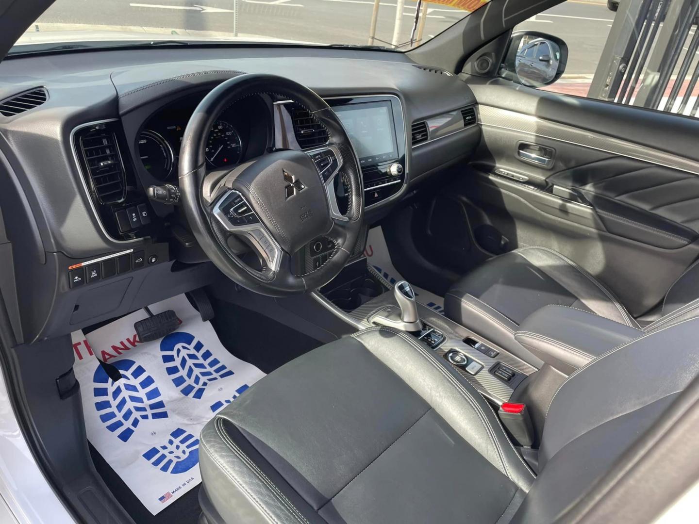 2020 WHITE /BLACK Mitsubishi Outlander PHEV (JA4J24A55LZ) , located at 744 E Miner Ave, Stockton, CA, 95202, (209) 944-5770, 37.956863, -121.282082 - Photo#9